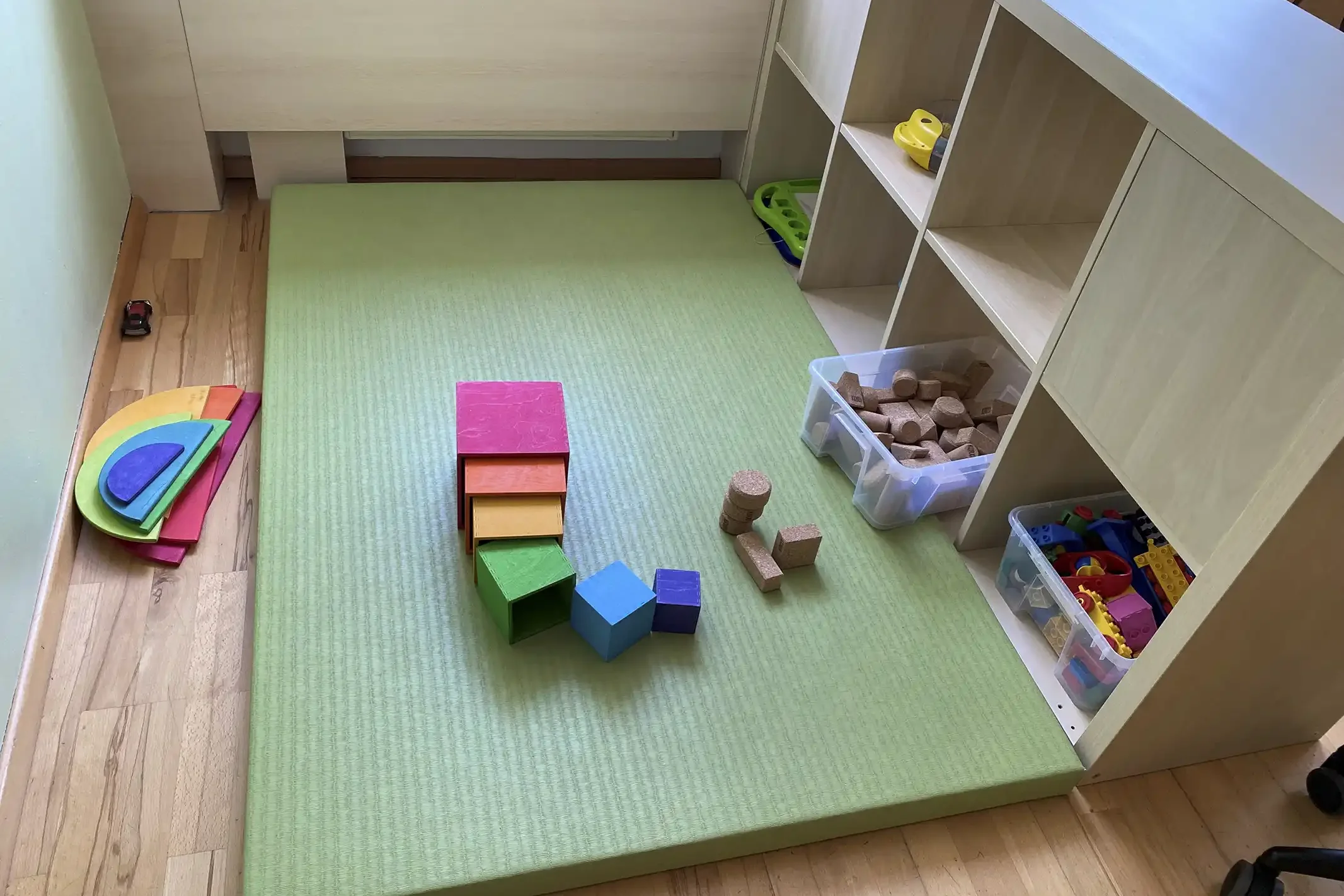 Spielbereich mit Matte